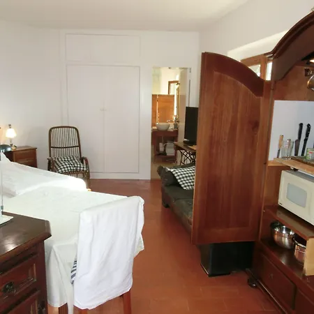 Talamoni Bed & Breakfast