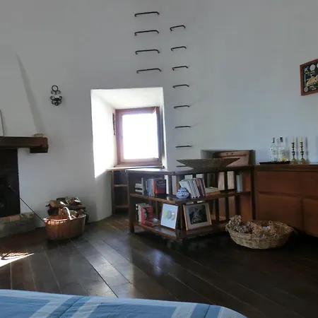 Talamoni Bed & Breakfast *