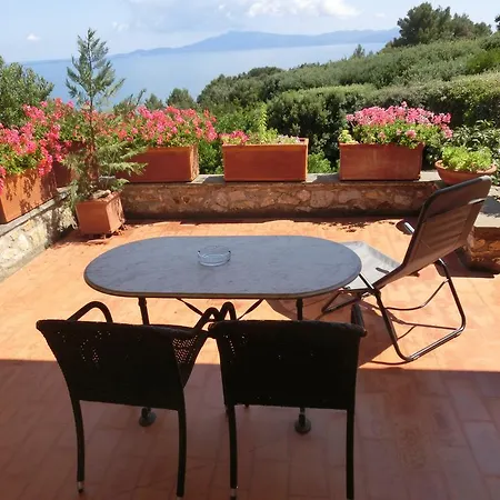 Talamoni Bed & Breakfast *