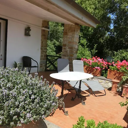Talamoni Bed & Breakfast *
