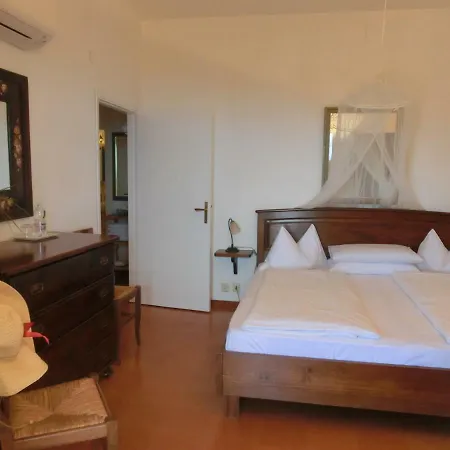 Talamoni Bed & Breakfast *