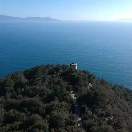 Talamoni Bed & Breakfast *